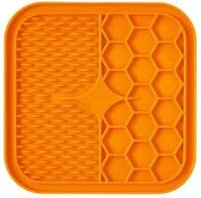 M-PETS-LECCA-MAT-rozm-S-pomaranczowa-mata-do-lizania (1).png